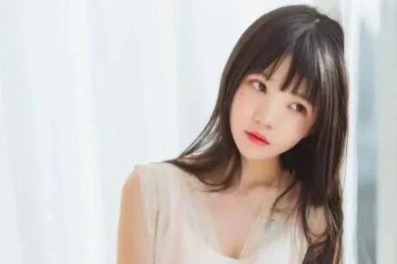 巨蟹座女生喜欢一个人的表现3