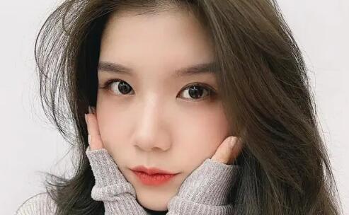 女生对你起了生理反应的表现