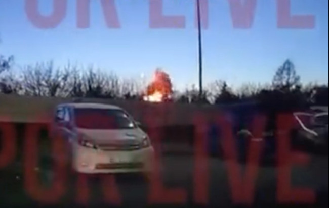 俄战机撞上居民楼 两飞行员死亡