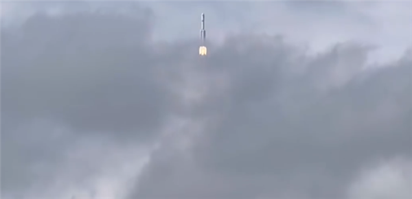 天舟五号成功发射 网友拍到穿云而出绝美画面：浪漫