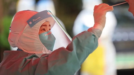 31省份昨日新增本土2328+20804