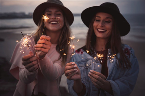 女生哪些行为暗示她喜欢你1