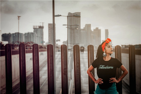 女生哪些行为暗示她喜欢你