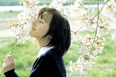 女生喜欢一个人的表现0