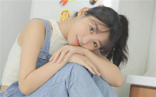 夸女生的彩虹屁文案1