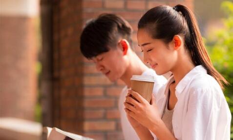 男生和女生肢体接触等级1