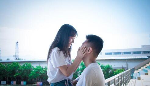 男生和女生肢体接触等级2