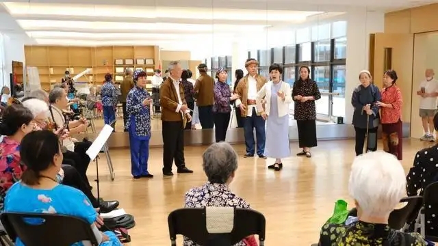 养老院暴雷频发 上亿人如何安度晚年