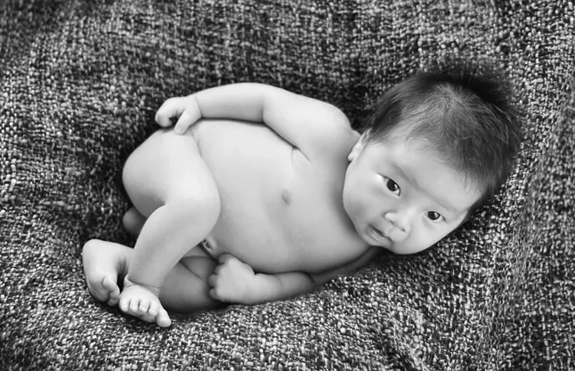 孩子办满月酒怎么发朋友圈通知 满月酒邀请函微信短信通知文字