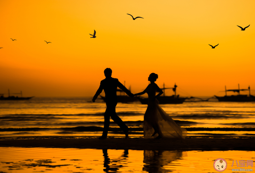 男生真喜欢一个女生会有什么样的表现 男生喜欢女生的20个行为