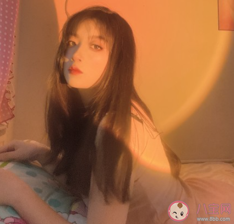 睫毛阿姨是什么梗 睫毛阿姨梗的出处是什么