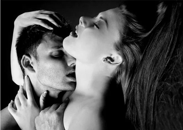 女性潮吹喷出来的液体是什么 让女人潮吹的小技巧