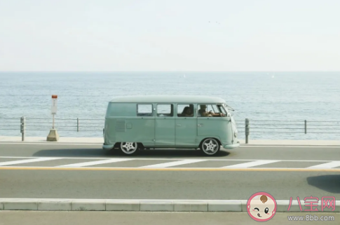 抖音夜晚拥有星星云朵拥有雨滴是什么歌 《星空剪映》完整歌词介绍