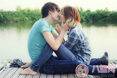 女生第一次被摸胸是什么感觉 男人为什么喜欢摸女性胸部