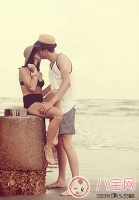 女生第一次被摸胸是什么感觉 男人为什么喜欢摸女性胸部