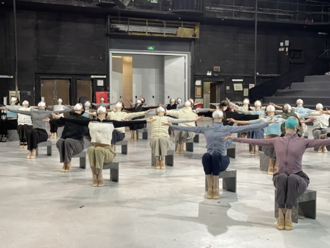 爆款节目《碇步桥》演员染新冠成最大的挑战，最难的是每个角度都要“齐”