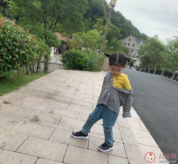 女儿懂事了长大了心情句子 感慨女儿的成长懂事的说说