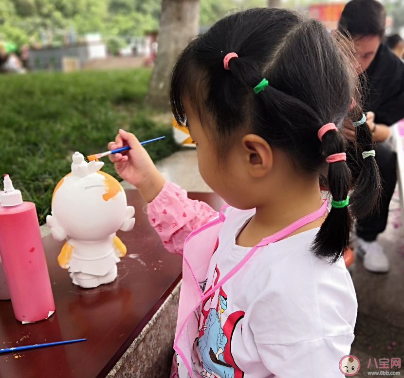 女儿懂事了长大了心情句子 感慨女儿的成长懂事的说说