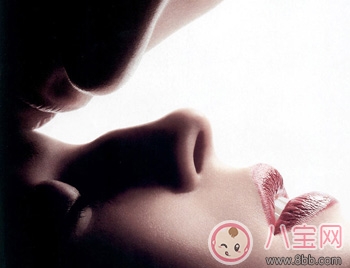 处女第一次做爱都特别紧吗 处女第一次性生活教程技巧