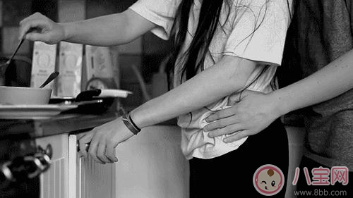 男人在啪啪的时候为什么喜欢吻胸 男人啪啪除了摸胸还有哪些行为