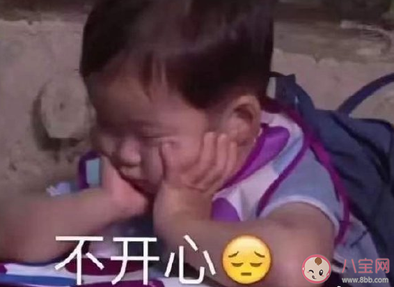 好想放假休息搞笑图片文案 好困想睡觉幽默朋友圈说说