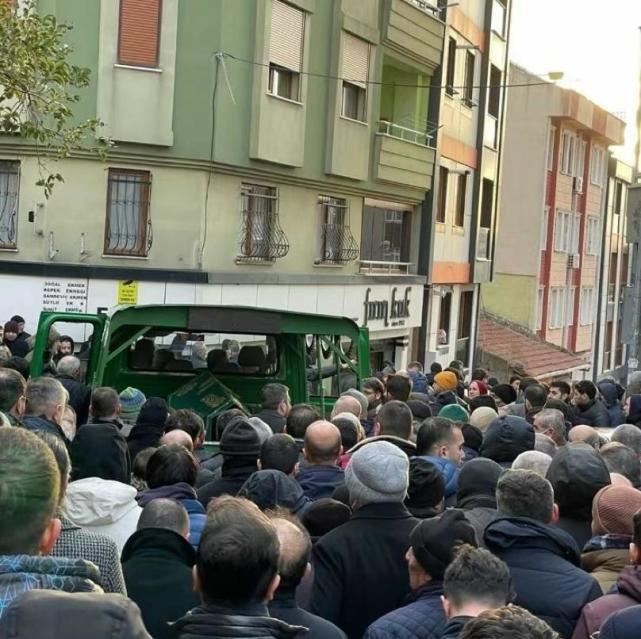 唐小强葬礼有人特地从海外飞回送别