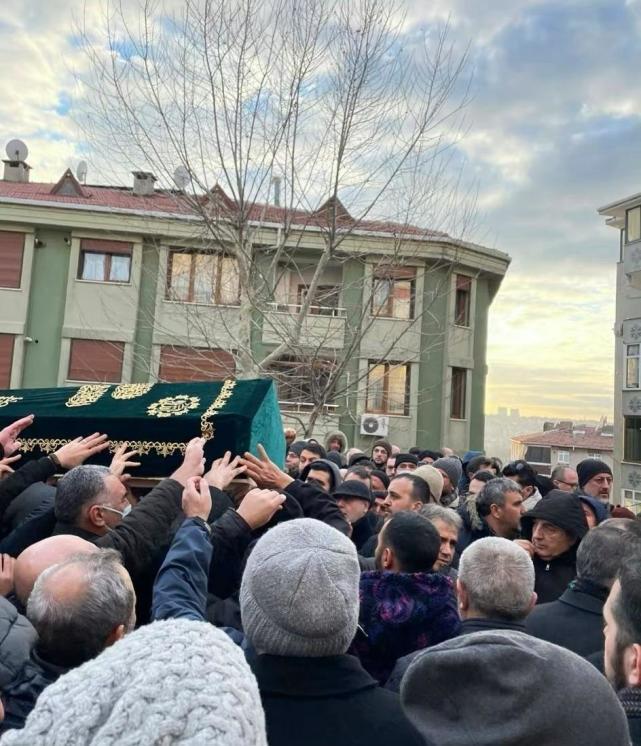 唐小强葬礼有人特地从海外飞回送别