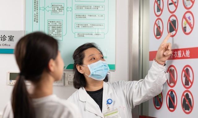 老人输液瓶内现絮状物抢救3小时