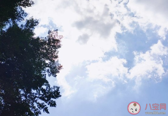 适合天气蓝天白云发朋友圈句子 蓝天白云唯美美句大全