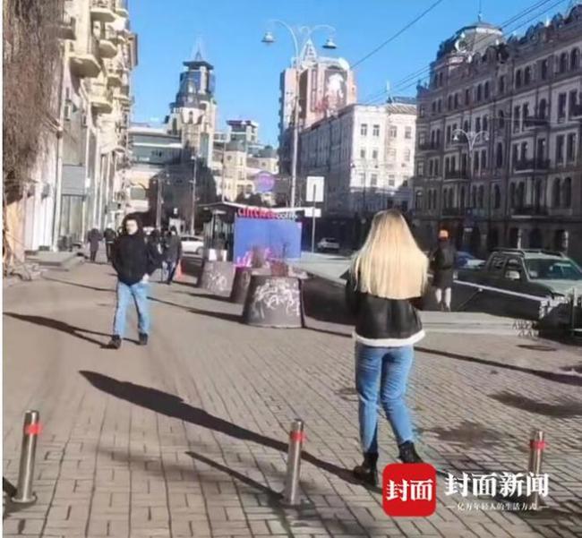  俄乌冲突一周年重访基辅街头 频繁的停电警报不断，互助不停