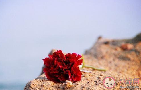 曾经你说看星空看日落不如看我的眼眸是什么歌 《曾经你说》完整版歌词在线听歌