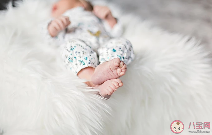 宝宝出生后怎么发朋友圈 宝宝出生朋友圈文案说说大全