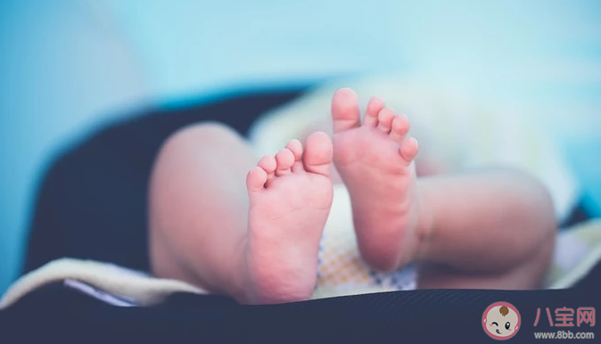 宝宝出生后怎么发朋友圈 宝宝出生朋友圈文案说说大全