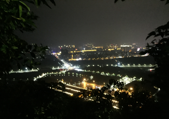 登山心情发朋友圈句子 关于爬山累的幽默说说