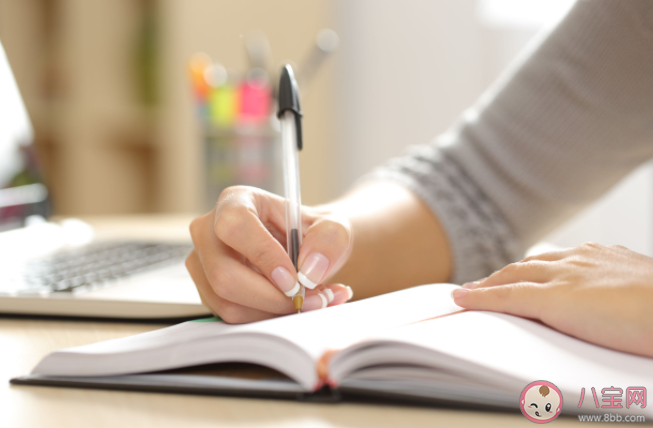 写作业时听音乐好不好 孩子做作业喜欢听音乐怎么办