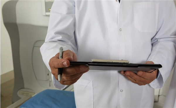 女子名叫单单单医院叫号遇尴尬