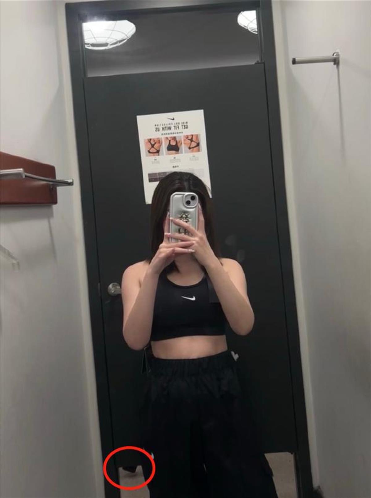 女子称在Nike试衣间4分钟被偷拍3次