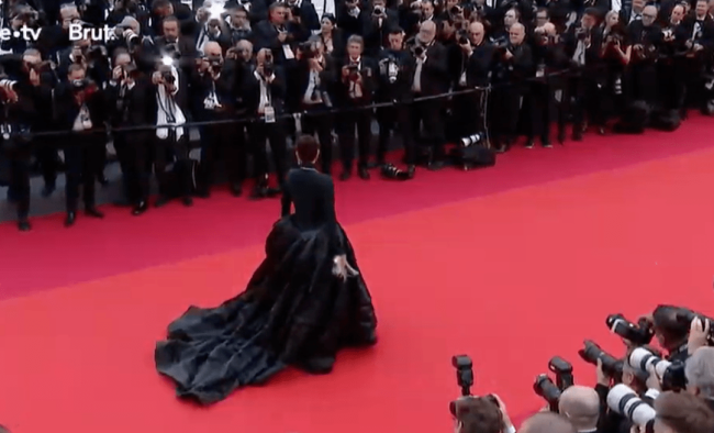 戛纳为巩俐清场：出场霸气十足 果然有“巩皇”气质