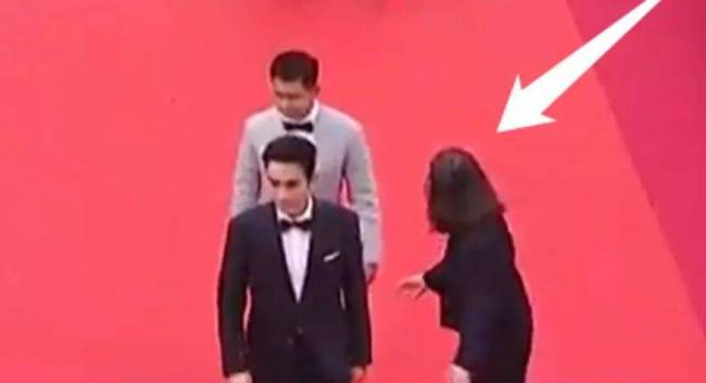 戛纳为巩俐清场：出场霸气十足 果然有“巩皇”气质