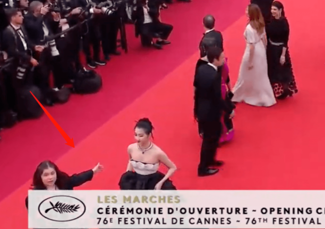 戛纳为巩俐清场：出场霸气十足 果然有“巩皇”气质