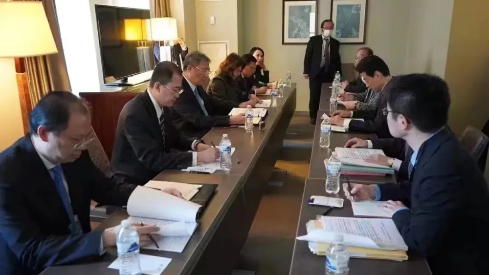 中国商务部长当面与日方严正交涉