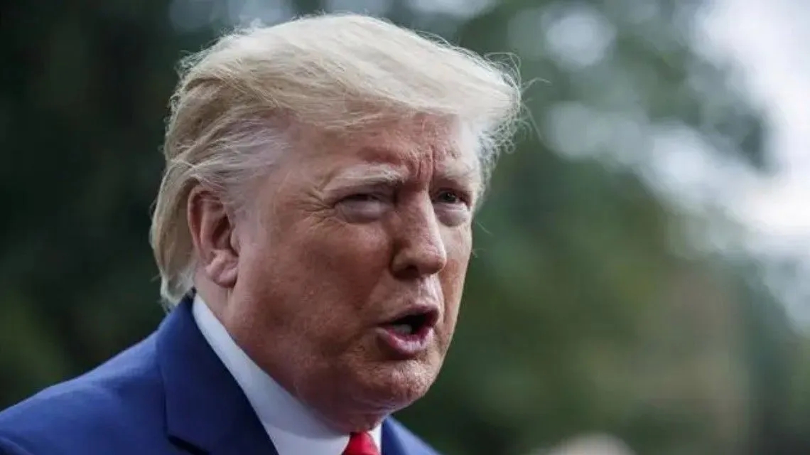 特朗普出庭全程沉默