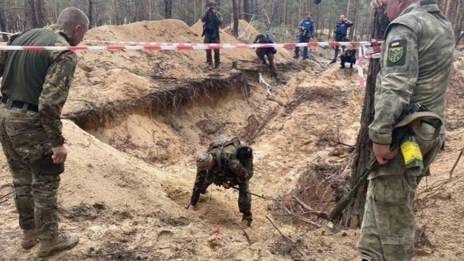 乌方称在一集体墓地发现数百具尸体