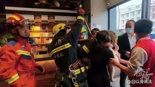 杯弓蛇影是什么生肖《杯弓蛇影》打一个生肖动物，词语解释