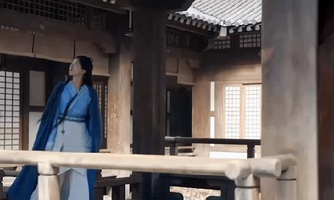 张萌谈演员到底需不需要有文化：话题比较敏感，毕竟这些年很多当红明星都是爱豆转行