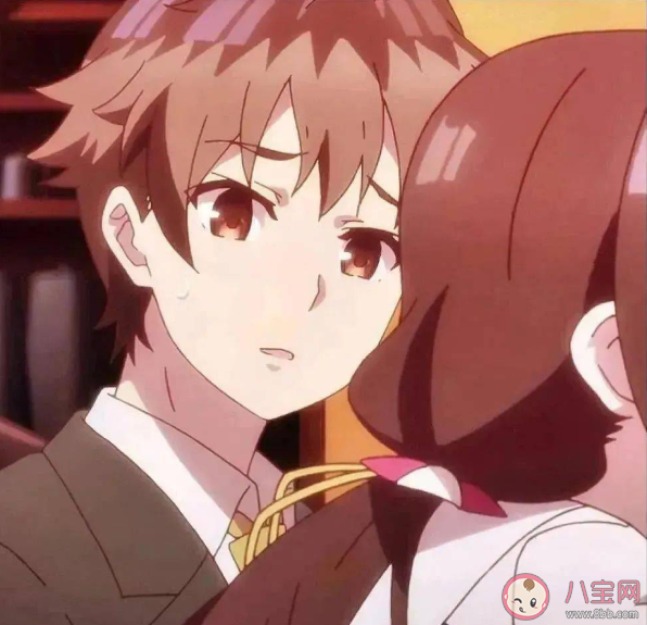 男生暗恋一个女生会有怎样的表现 男生暗恋你的行为表现