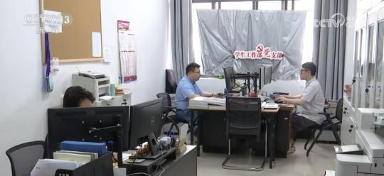 各地多种方式服务考生志愿填报