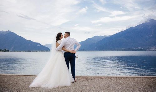 2024年12月17日老黄历_打麻将财神方位_五行穿衣_卦象_2024年12月17日黄道吉日_今日黄历查询