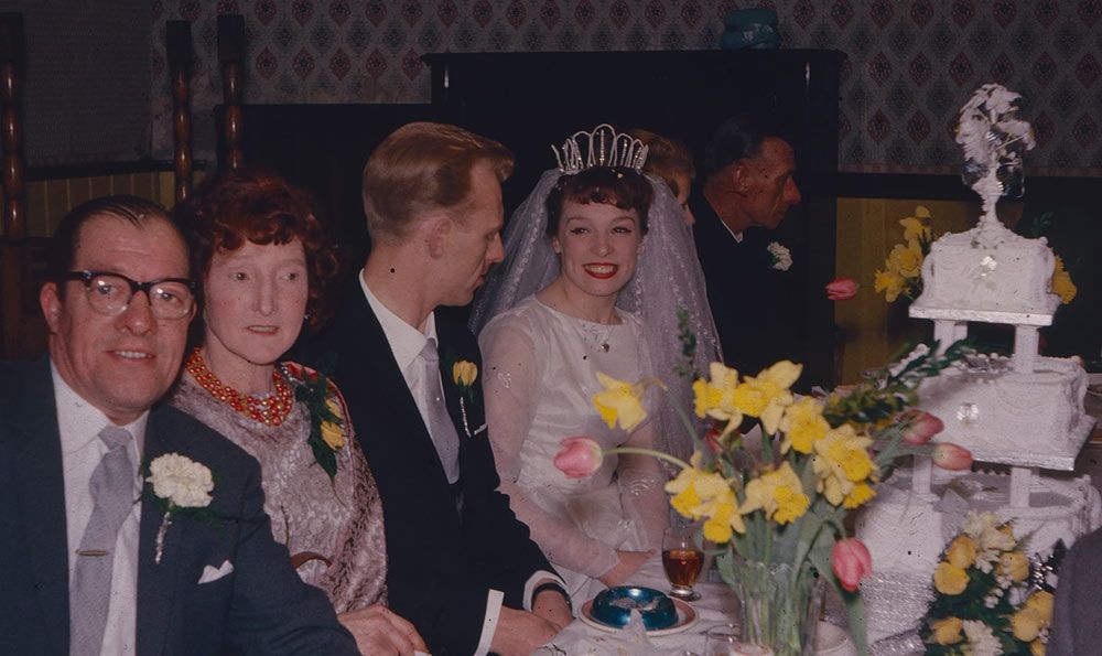 2024年12月28日老黄历_打麻将财神方位_五行穿衣_卦象_2024年12月28日黄道吉日_今日黄历查询