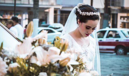 2024年12月24日老黄历_打麻将财神方位_五行穿衣_卦象_2024年12月24日黄道吉日_今日黄历查询